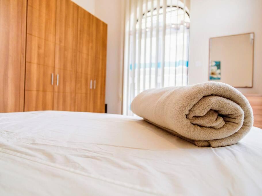Sea Views Apartment-Wifi-Sleep 5 Marsaskala Exterior photo